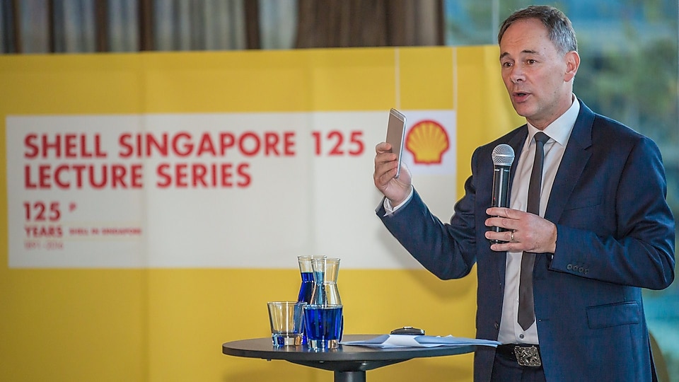 David Hone addressing the audience at the Shell Singapore 125 Lecture series