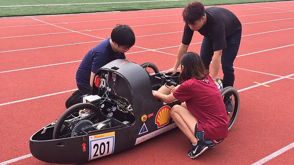 TP Eco Flash testing their energy-conserving, purge-free hydrogen car at Temasek Polytechnic