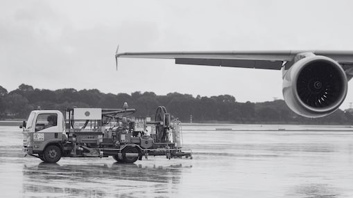 Shell begins aviation fuelling operations at Changi Airport