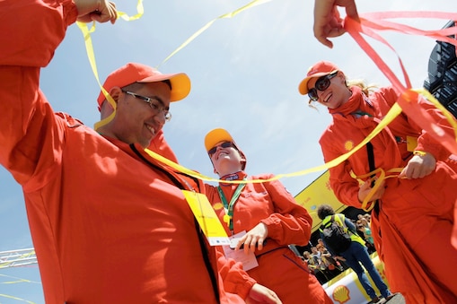 A group of Shell employees celebrating