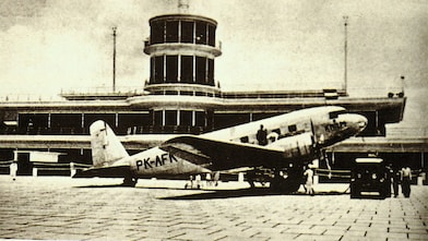 refuelling operations at the old kallang airport 1937