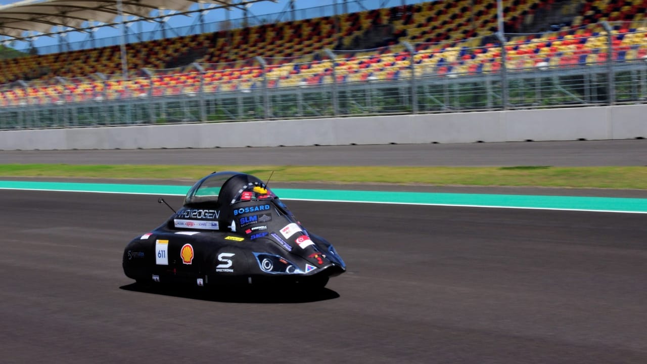 HYD12OGEN from Nanyang Technological University clocking time on the track