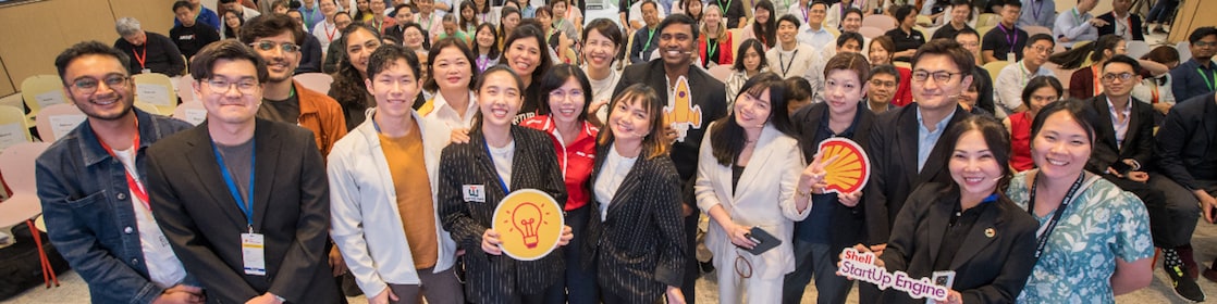 people in discussion