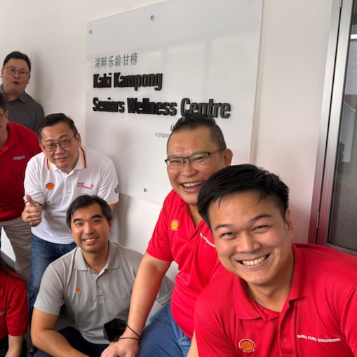 Volunteers from Shell Mobility and from our partner, Meinhardt, are all smiles after a meaningful community bonding session with seniors from Kaki Kampong Seniors Wellness Centre, a seniors services centre run by Lakeside Family Service