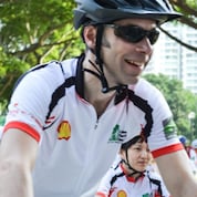 General Manager of Shell Jurong Island Stephen Fowler all smiles at the flag off