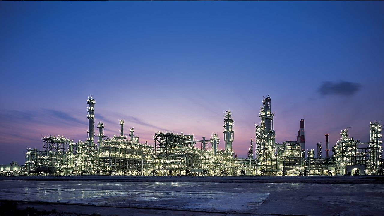 Shell Jurong Island produces petrochemical products to meet the rising demand in the Asian region and beyond.