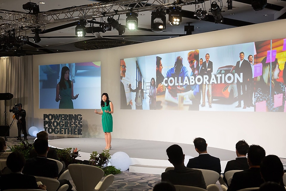 Emily Tan, General Manager, City Solutions, Shell, introducing Shell’s new global City Solutions Living Lab which aims to enable collaboration between various city stakeholders to identify pathways towards a lower carbon future.