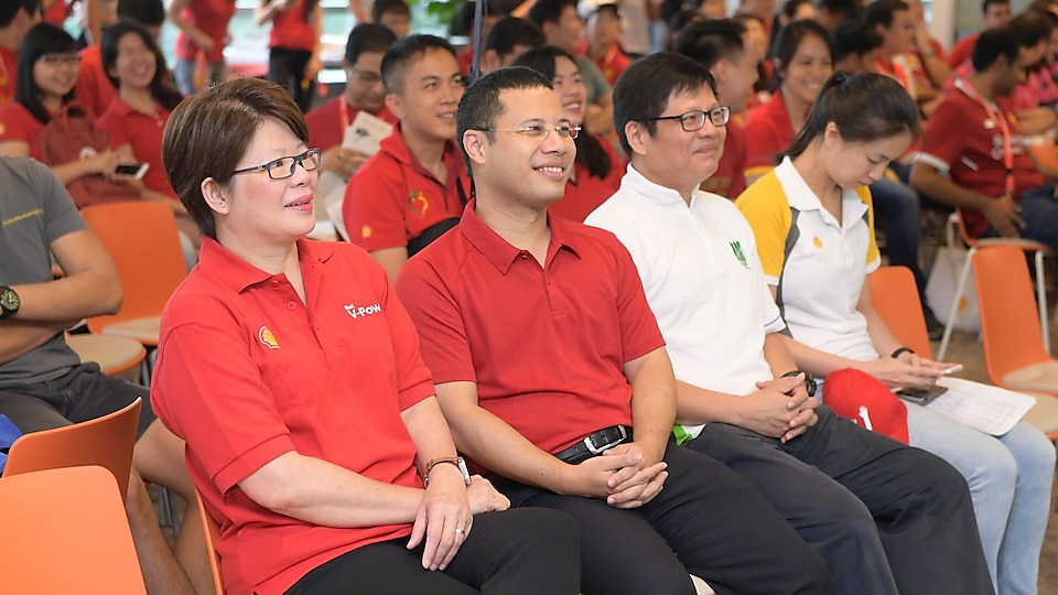(From left) Ms. Goh Swee Chen, Chairman of Shell Companies in Singapore; Mr Desmond Lee, Minister of Social and Family Development and Mr. Teo Tee Loon, Executive Director of Lakeside Family Services, attending the Amazing Raise.