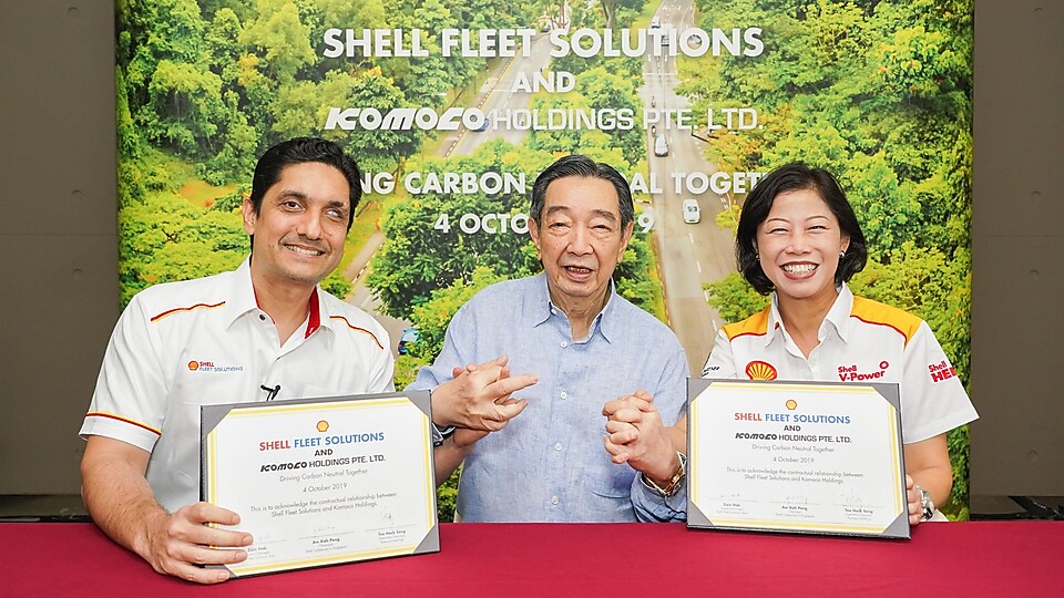 Zain Hak , Mr Teo Hock Seng , Aw Kah Peng, Chairman, Shell Companies in Singapore