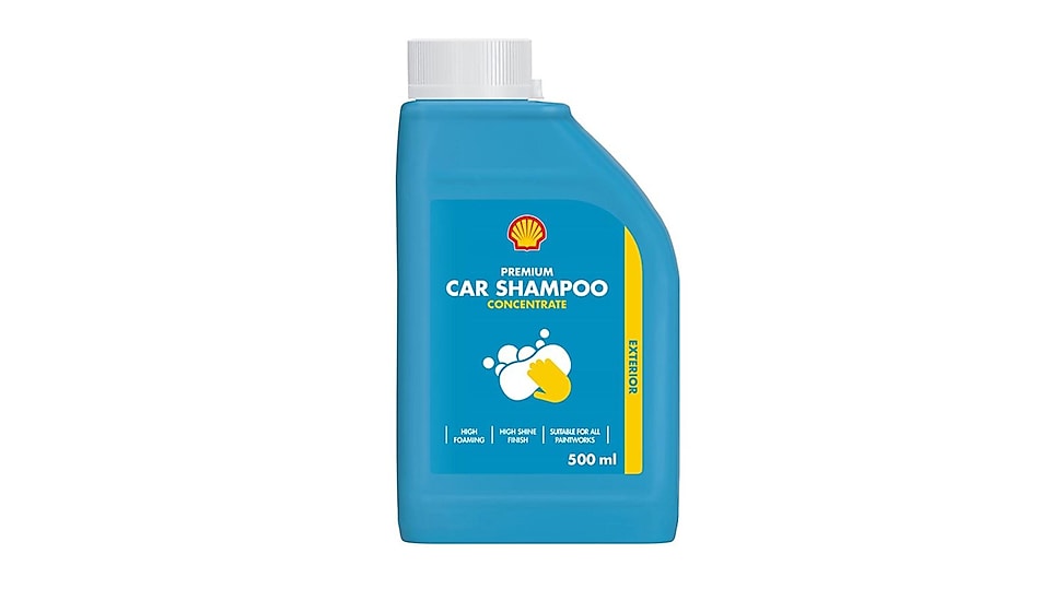 Shell premium car shampoo bottle